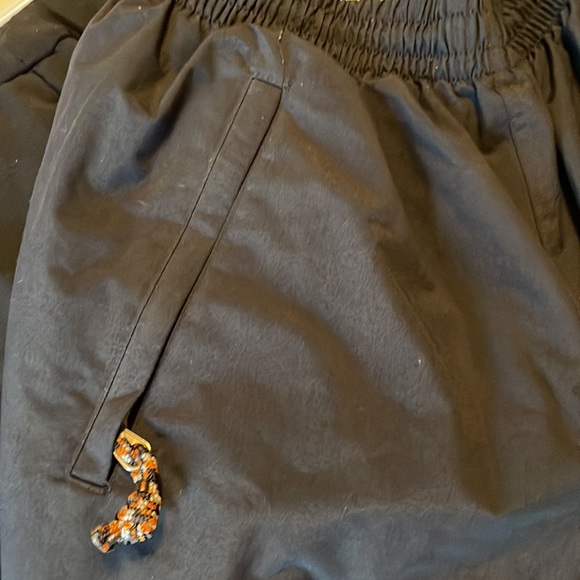 Patagonia Kids Winter Snow Pants - Picture 5 of 8